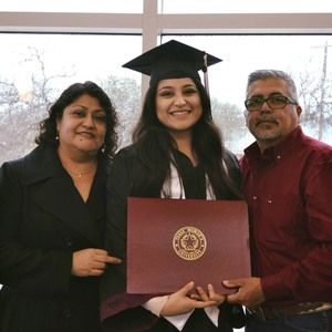 Meet your Posher, Fatima